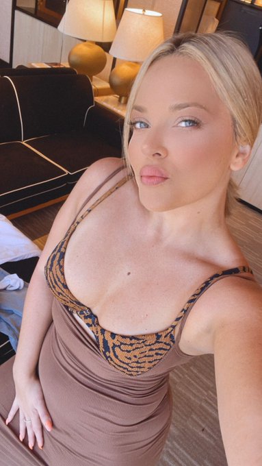 OnlyFans https://t.co/u3IOstn0SM https://t.co/OTjIzpovtl