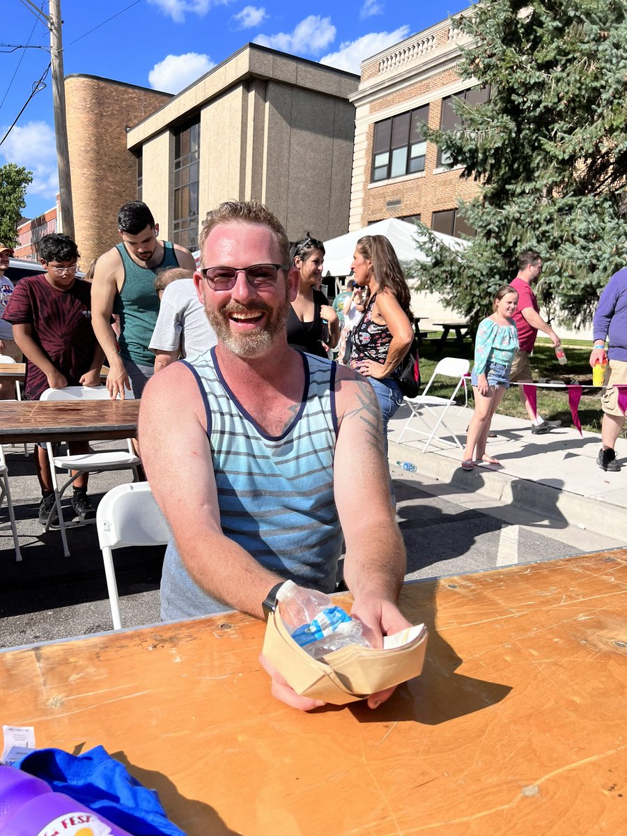 PierogiFest's tweet photo. 29 pierogi in 2 min, we have a Pierogi eating competition CHAMP!🏆 https://t.co/LB65JbtOnR