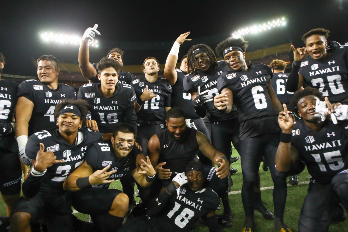 BenefieldTy's tweet photo. After a great conversation with @Joshbrown66 &amp; @CoachTimmyChang  I’m extremely blessed to say I’ve received an offer from the University of Hawaii at Manoa ! #BRADDAHHOOD 
@oka_russ @CreanFootball @coachcurtis7 https://t.co/I0yymEHaOI