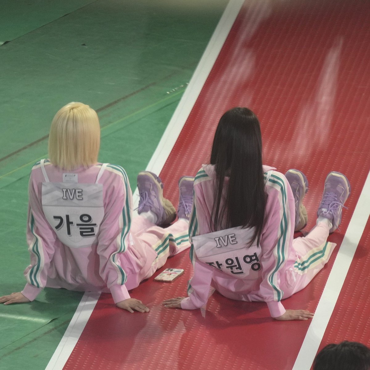 ivepics_'s tweet photo. GAEUL &amp; WONYOUNG at ISAC https://t.co/vk14z1jKct