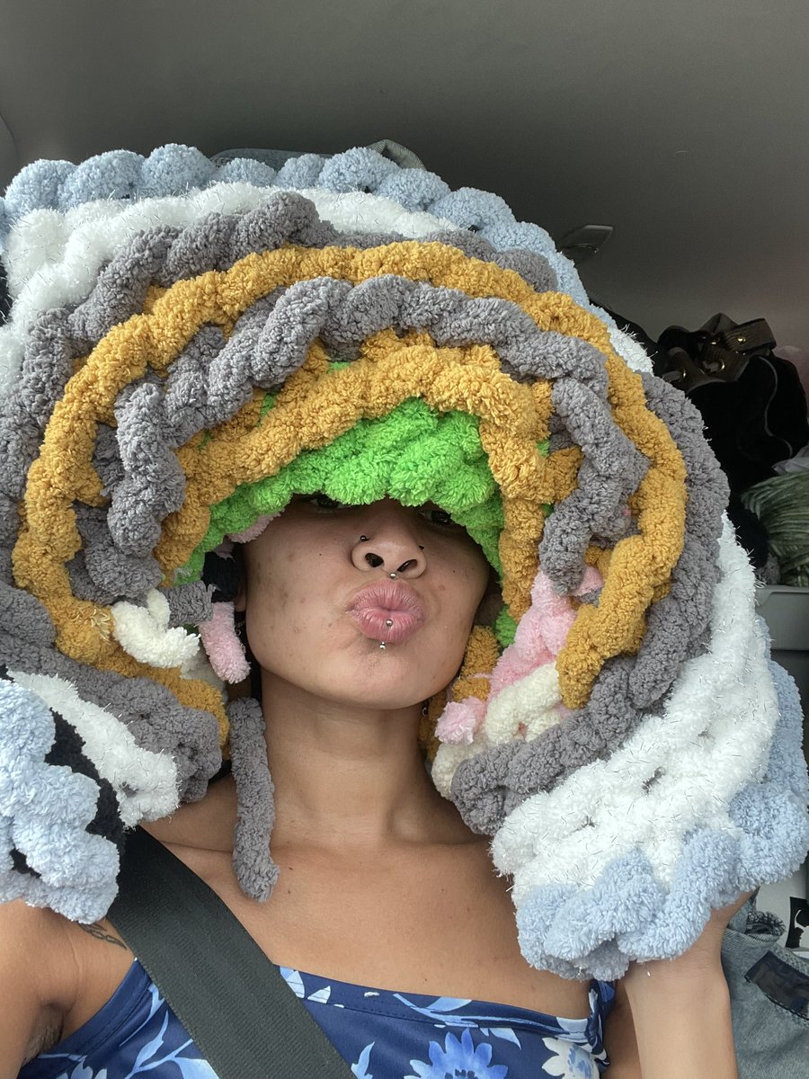 I literally can’t hear u 🤭🤭