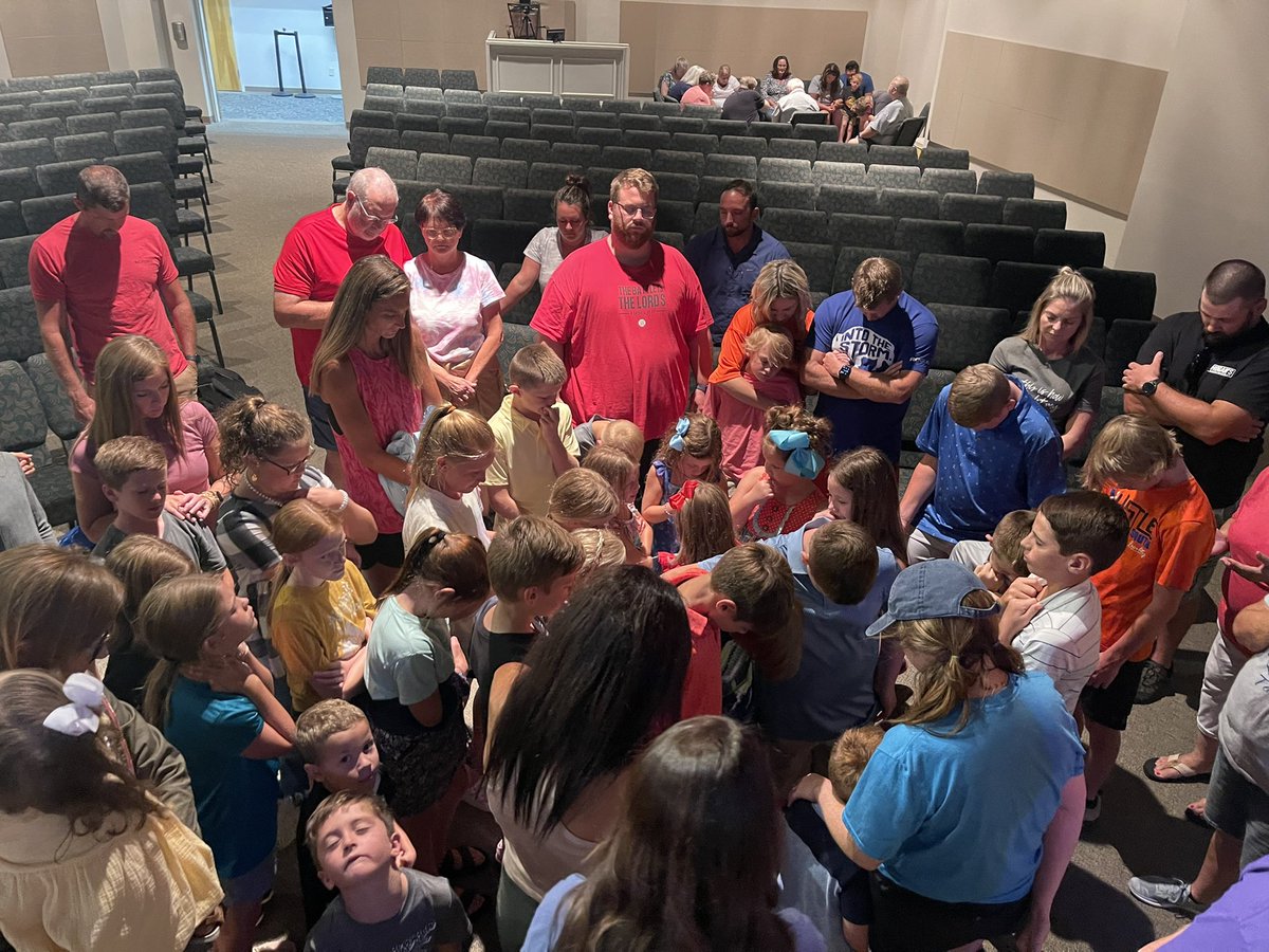 MarsHillBaptist's tweet photo. Tonight- we gathered to pray for ALL schools in our county. The weather didn’t allow us to go to each campus- so we spilt up into groups and prayed for each school to have a great and safe school year! We LOVE our schools! @LCSSDirector @LCHSone @LorettoHigh @SHS_EagleNation https://t.co/8d022JntZP