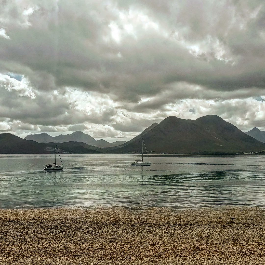 Bonnie day ❤

#raasay #raasayisland #isleofraasay #isleofskye #finallysomesun