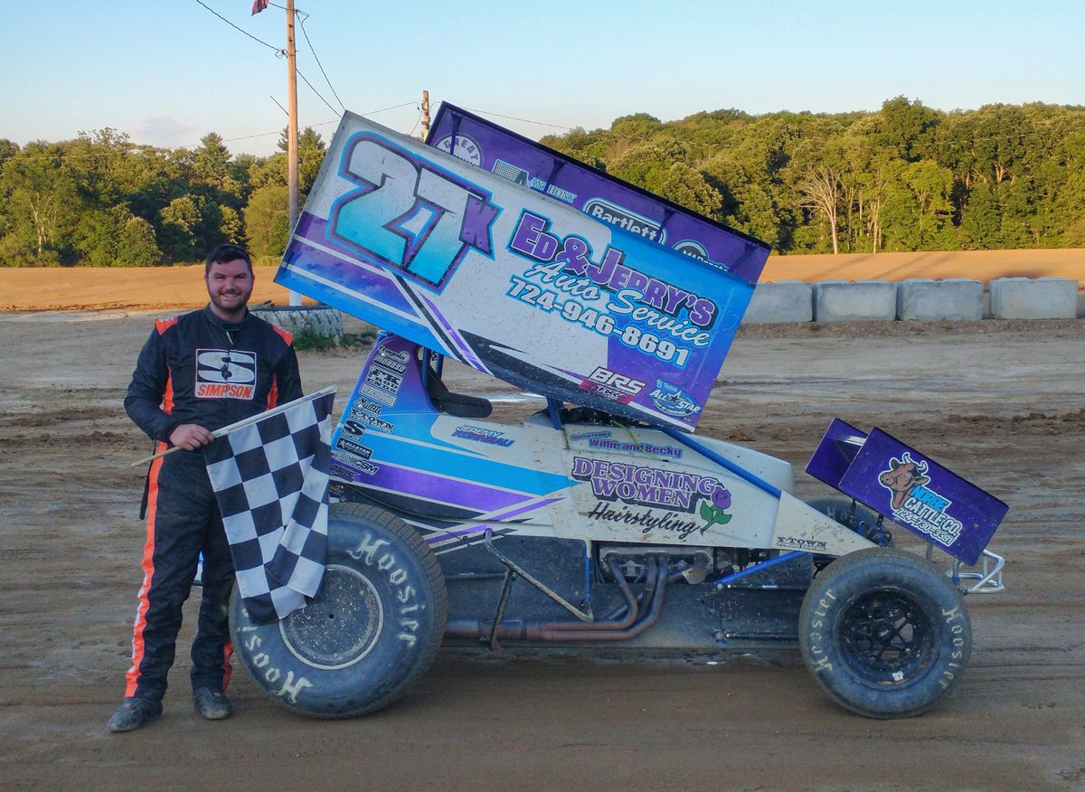 SprintCarNews's tweet photo. Jeremy Kornbau wins the Big Mav Classic at Knox Raceway! https://t.co/FK93JzbCze