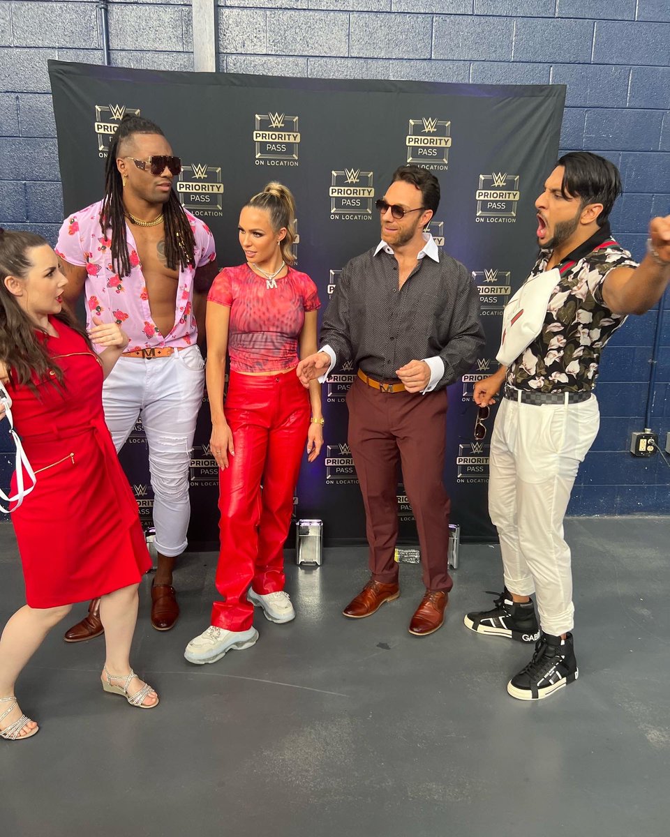nikkistorm08's tweet photo. Yesterday was a blast with @onlocationexp priority pass at #WWESummerSlam ! Had a run in with the Maximum Male Models that led to a Catwalk off!!! 

ALMOST SUPER MODEL! 

Thank you to all the fans who made it such a Fun experience! https://t.co/7AuilYpmZX