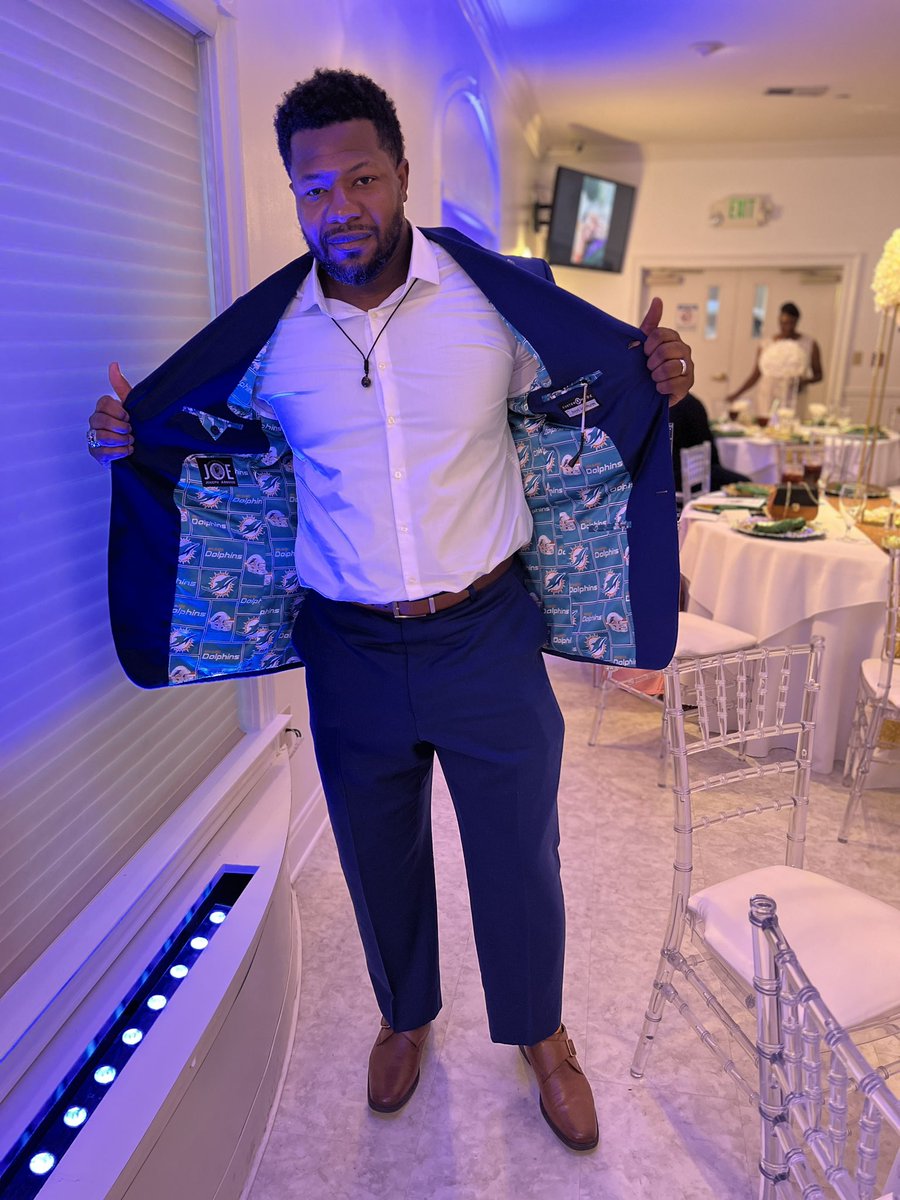 TheVonJoe's tweet photo. The Salomon’s we outside and I know y’all see it I rep my Phins where ever!!! #ATLwedding #phinsup #miamidolphins #wedding #weddingflow https://t.co/qokEFkgL1Y