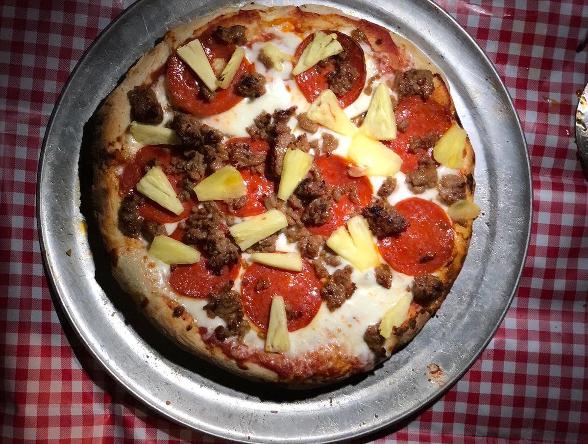 JoeFCC's tweet image. Upping my 🍕game. Friday nights jammer.