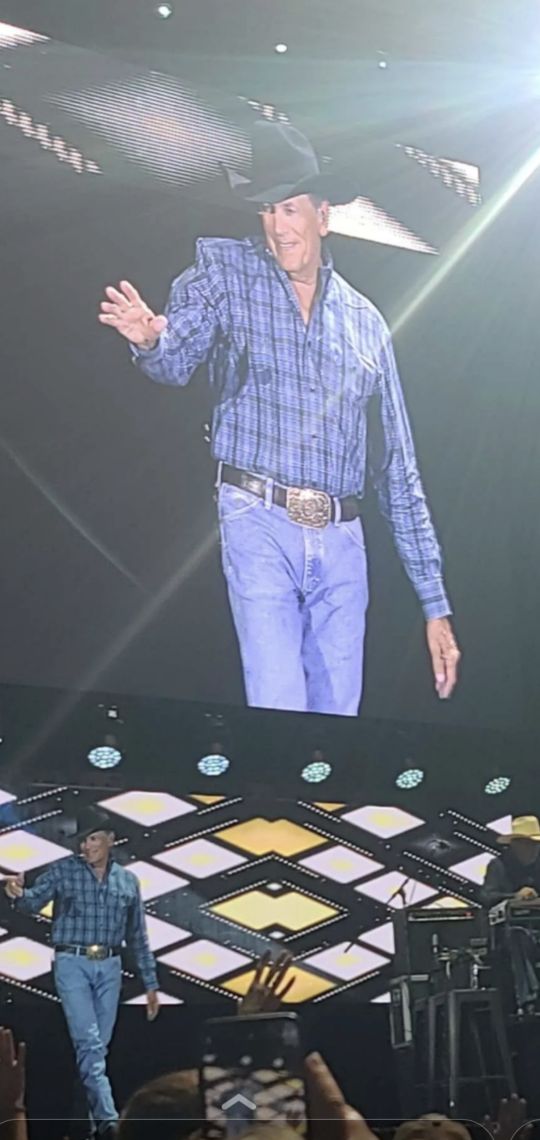 IamCoin30's tweet photo. The king https://t.co/2h9J6Rx3Bc