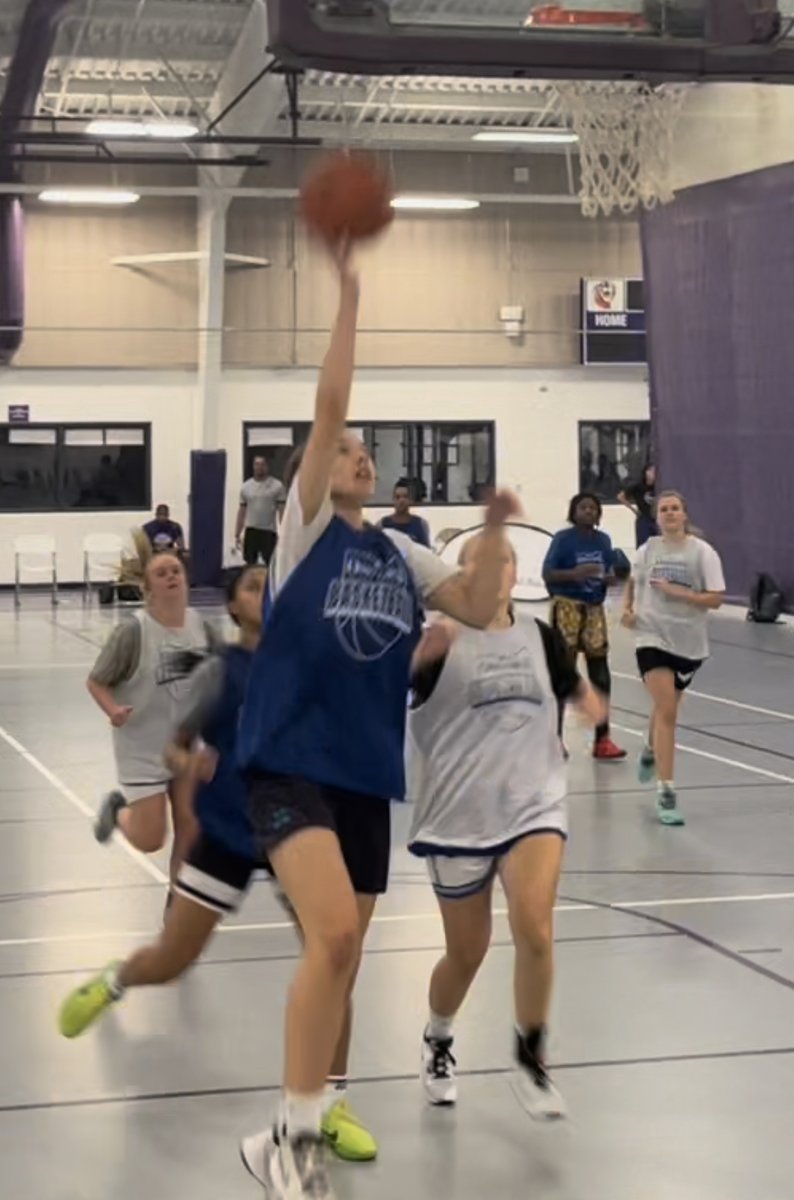 Thanks @TenishiaBenson for another great @OGBR_Basketball Top 64 event.