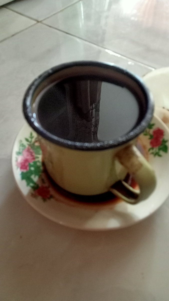 Satu kenikmatan tertinggi adalah rasa Syukur...
Satu keburukan terendah adalah 
Mengeluh dan mengatakan Tuhan 
Tidak adil hanya karena satu buah Cobaan... 🤔

*Wied*🙏🌹
Selamat memulai hari moga penuh inspirasi....

#bersyukur🤲
#jagahati❤️
#jagajari👆
#ayooNgopi☕