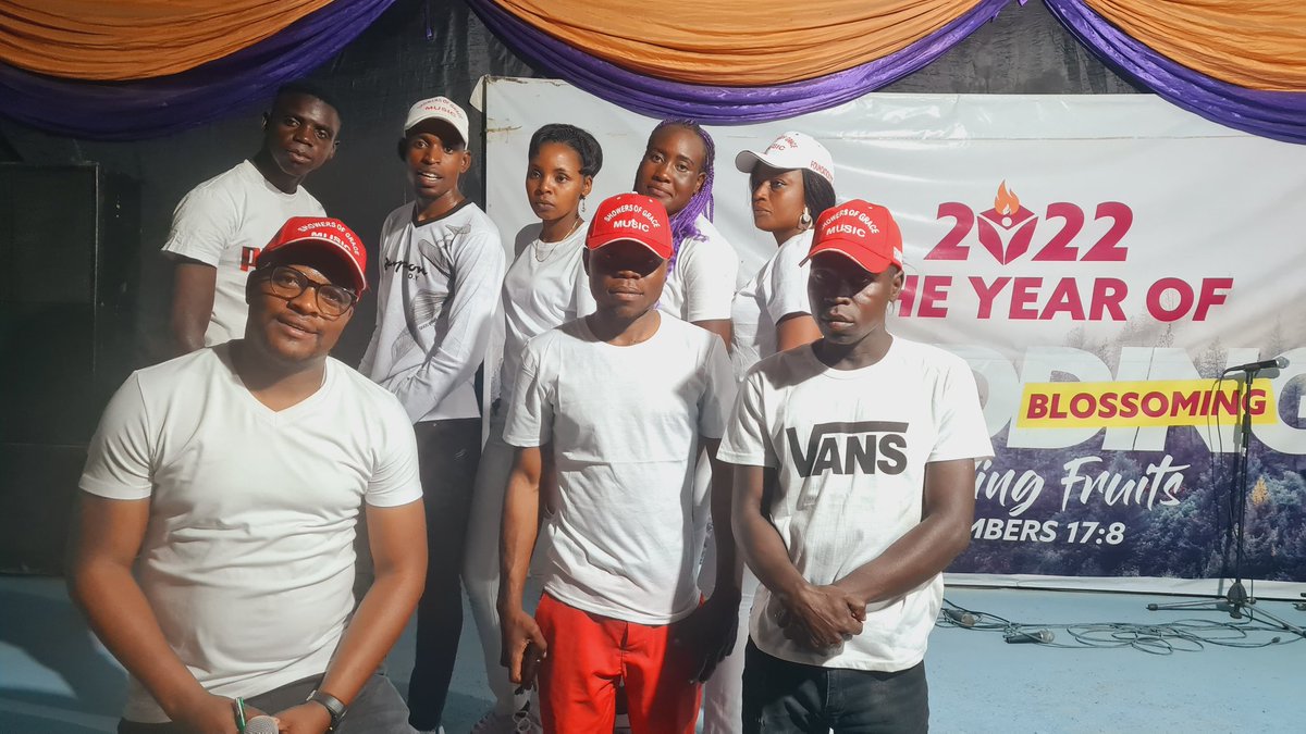 LloydMungoni's tweet photo. The Edutainer OnSet๐
Anenyasha T Mapfumo and Showers of Grace 5th Album Launch : Foundation
31/07/22ย Venue: Worship Revival Mashavire BB.
8 Supporting Artists came through!!
#YourMC #TheEdutainer #MCofyourChoice #MasterPlayer #EventsGuru
"Its More Than Broadcasting Live" https://t.co/L2TOESYtkm