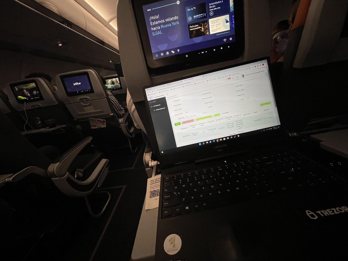 criptominerca's tweet photo. Sin importar dónde estés… trabaja duro sin parar 🚀 #criptominerca #bitcoin @Whatsminer_MBT https://t.co/kjRe7f8m9E
