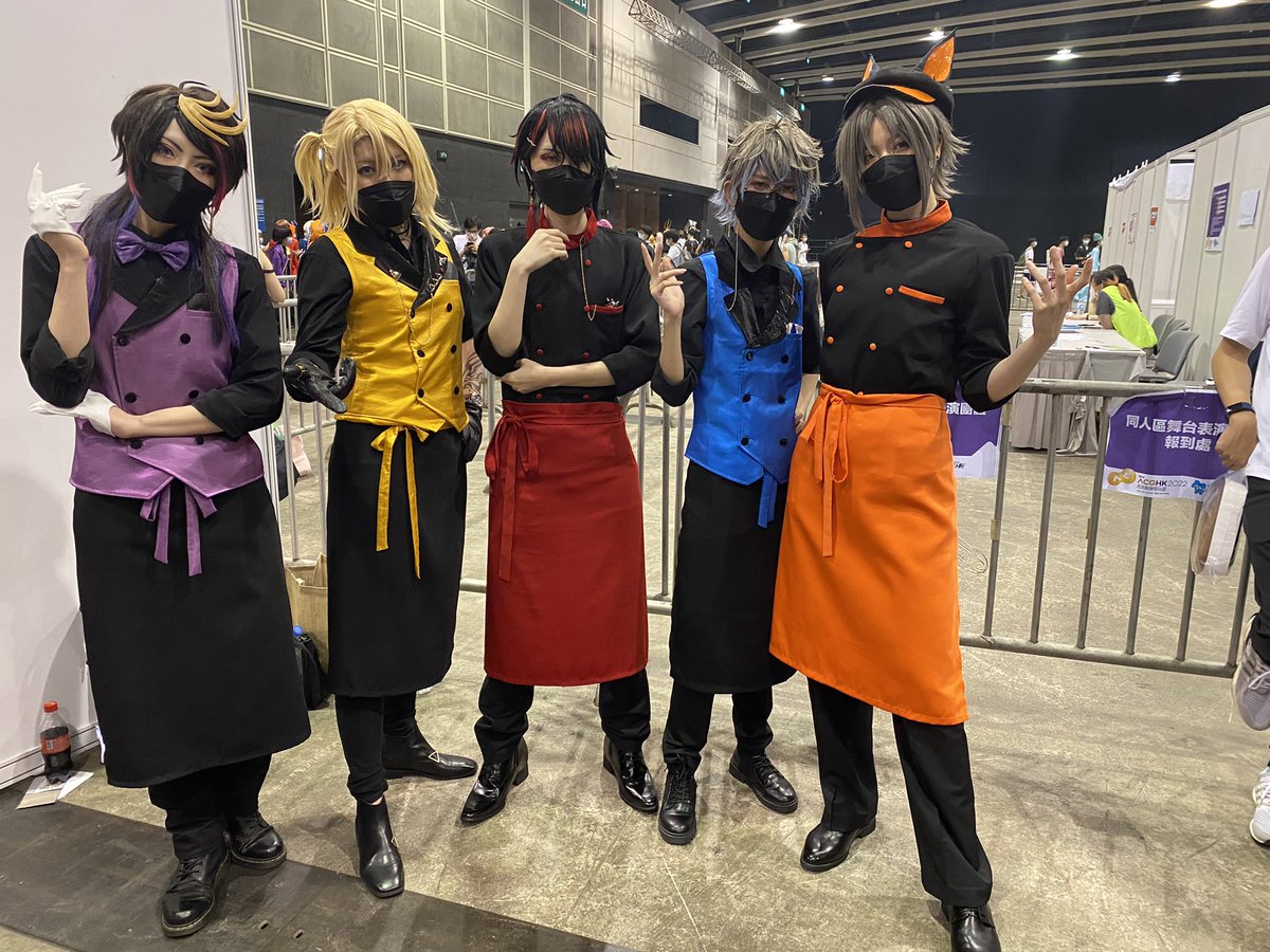 Endlessdream210's tweet photo. Everyone look so cool🙊 Are they gonna burn the kitchen😈 credit :coser #ACGHK2022 #luxiem https://t.co/LnTwGwaRkc