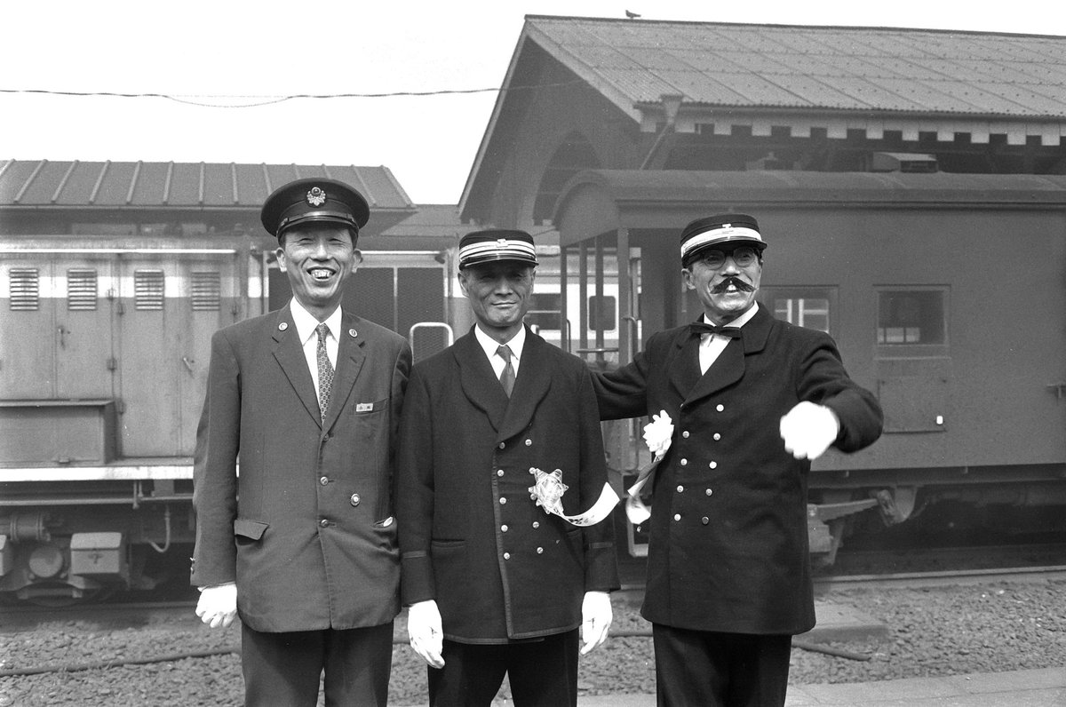 since19711's tweet photo. 『イベント列車の日 』

昭和47年9月24日　亀山駅にて https://t.co/9ETs2Nsin7