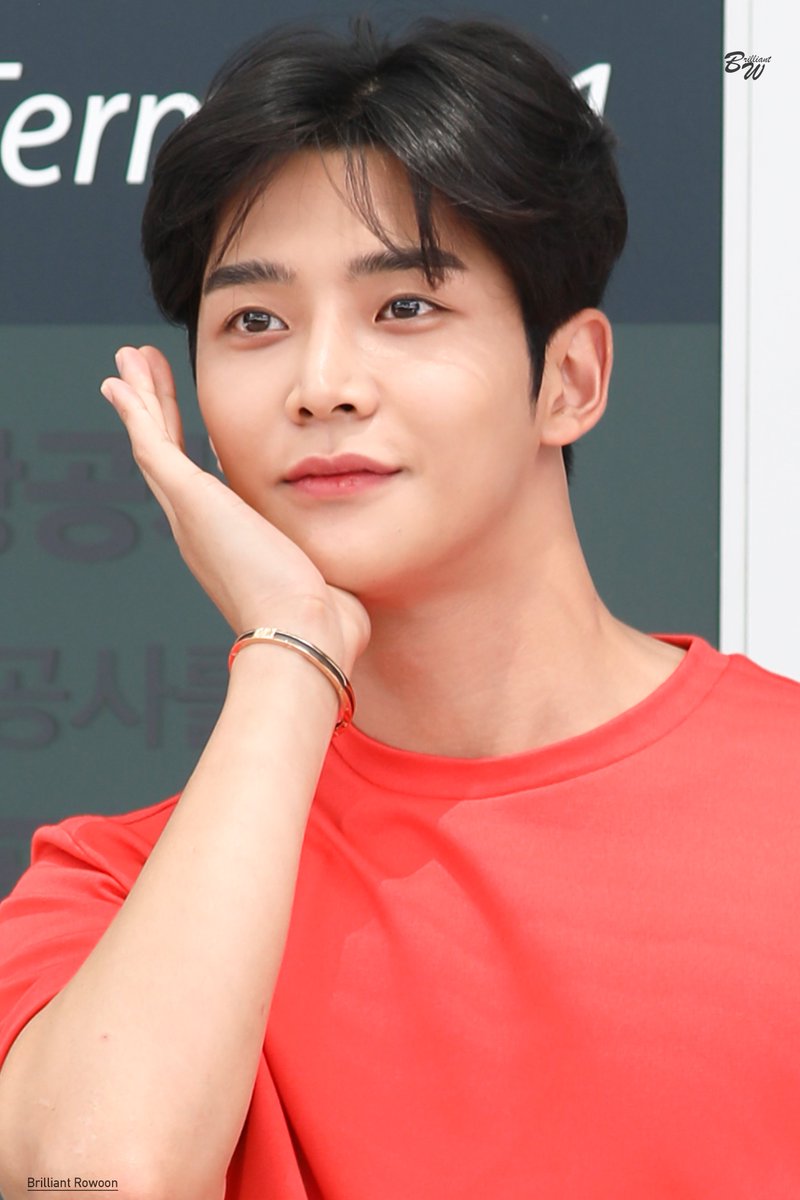 hourly_rowoon's tweet photo. [ #ROWOON #로운 #SF9 ] https://t.co/ayiR5lS0zA