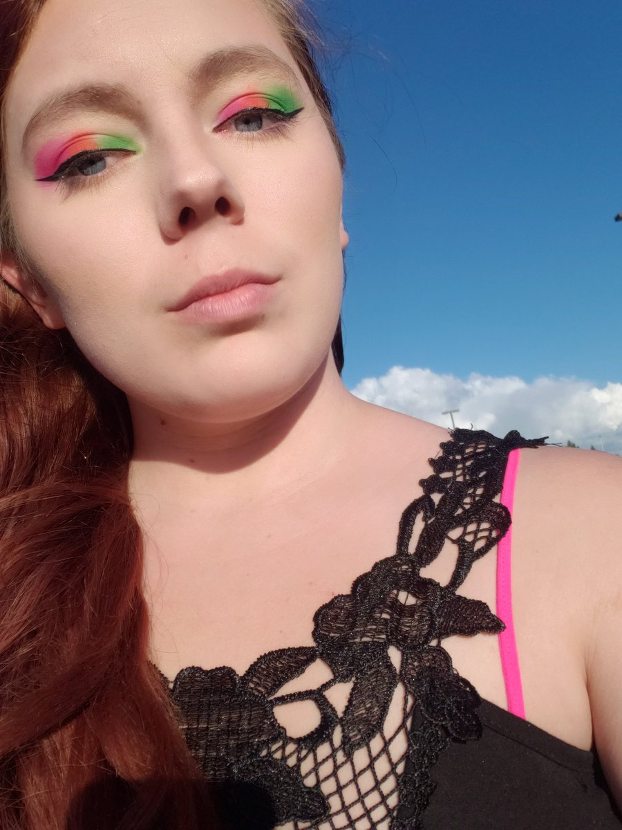 Me_Being__Me's tweet photo. Mgk kicked ass! My make-up and outfit! https://t.co/FGP82dB02X
