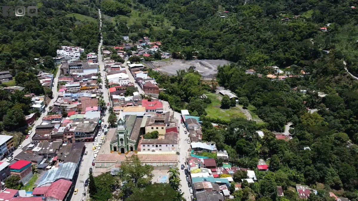 EmpaquePues's tweet image. Fijar un rumbo y cruzar caminos para llegar a él, es una de mis fascinaciones. Luego, sentarse frente a una cascada y escuchar su música, es una de las mejores maneras para encontrarse a uno mismo.
•
#EmpaquePues #ViajandoxColombia #cundinamarca #tobia #nimaima #nocaima #guevara