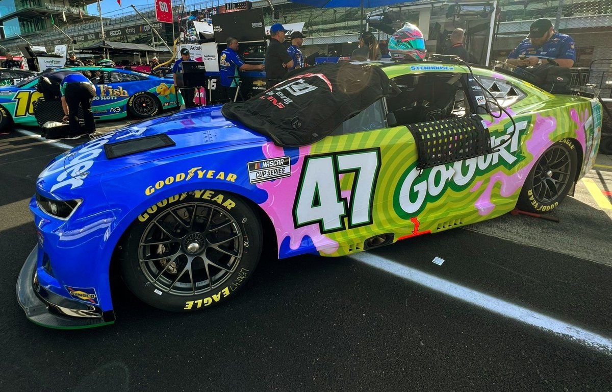 teams_low's tweet photo. 🏁 is out &amp; Tech is complete after a great @NASCAR
Cup Series race @IMS!

Congrats on great finishes to:
P4 - @ToddGilliland_ 
P5 - @BubbaWallace
P8 - @Mc_Driver 
P13 - @StenhouseJr 
 
 #LTMS #NASCAR @Cards2P @MajDesignsUK
@LoneStarSUVLimo
@IntegratedLogi5 @LiftecForklifts https://t.co/7Qjrp0bp3T