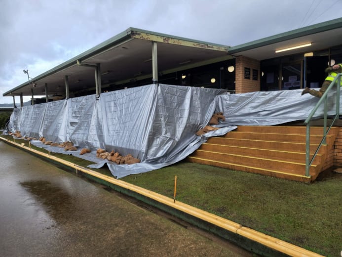 HornsbyKu's tweet photo. Flood-affected Wisemans Ferry Clean up Begins... ...again!. 
 SYDNEY is no stranger to the repercussions of the wild weather events of the past couple of years. From bushfires to floods the Sydney region has consistently come together...
.
.
.
#wisemansferry
#julyfloods
#auspo https://t.co/vrGCJWLEEg