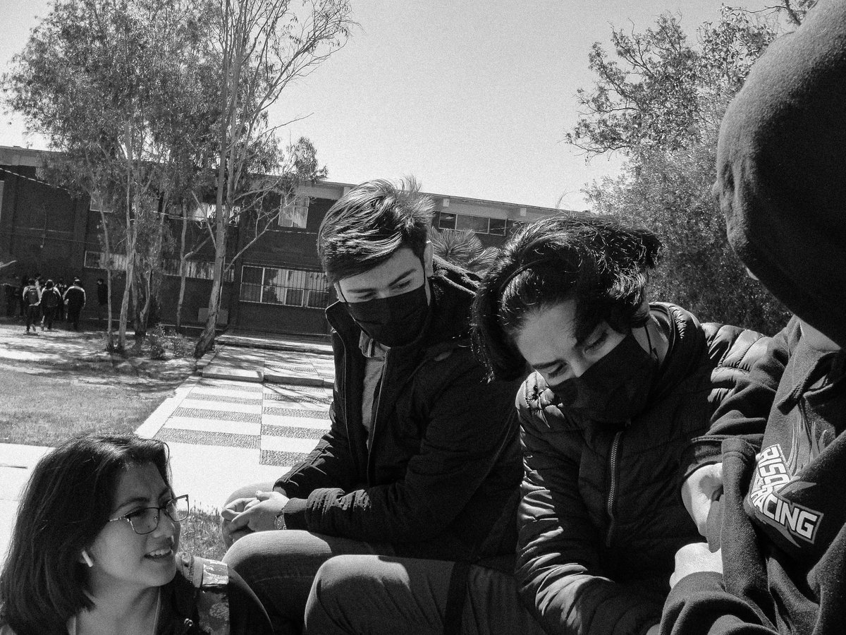 JuanTopss's tweet photo. algunas fotos random en la escuela:) #2 https://t.co/sYnhggAqik