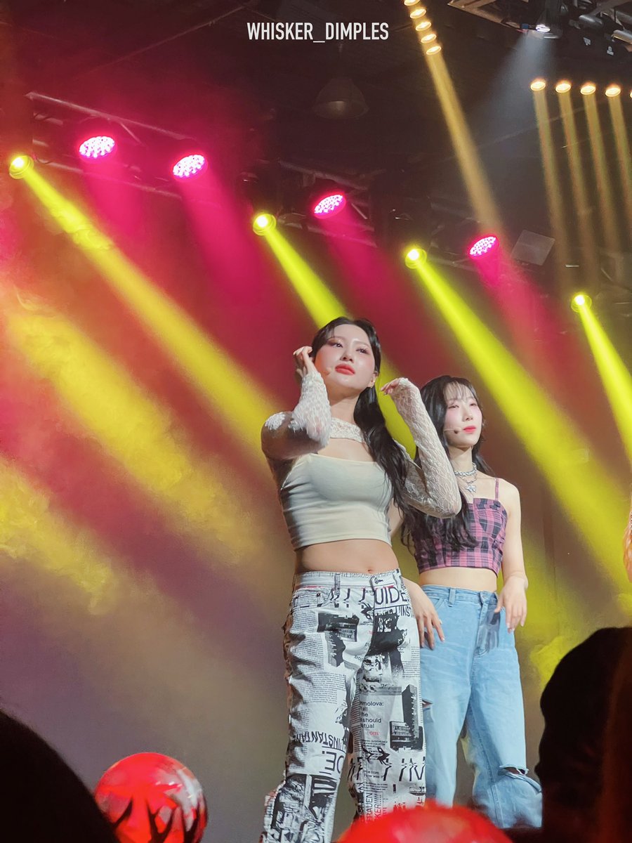 whisker_dimples's tweet photo. #DREAMCATCHER #๋๋ฆผ์บ์ณ
#DREAMCATCHERinSF
#DREAMCATCHERWorldTour
#SIYEON #์์ฐ https://t.co/jMzupE3ghz