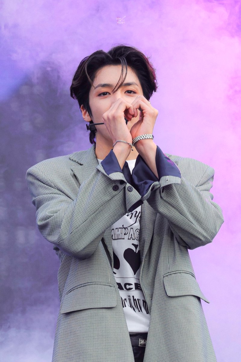 LostInJWS0131's tweet photo. 220730
🎇💫euphoria💗💙💜🤍✨

HQ🔗https://t.co/8TGlYl3uU6

#우석 #정우석 #WOOSEOK  #JUNGWOOSEOK  #ウソク #펜타곤  #PENTAGON 
@CUBE_PTG https://t.co/1xUbVHzBAD