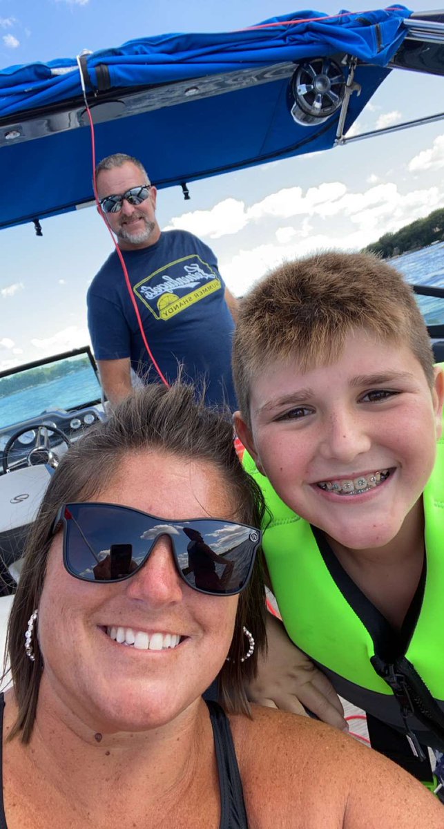 nichole_dew's tweet photo. Okoboji fun #theykeepmeyoung #Boji #lakelife https://t.co/pBLvJKv9Vm