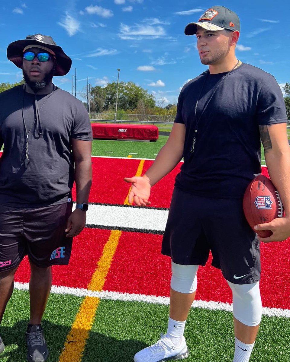 ahack3tt89's tweet photo. Means more when your heart is in it π€Shoutout @RI5E_Sports for putting on a great camp yesterday π₯
#recruit941 #CoachHack #RBU https://t.co/KL3H54PeUI