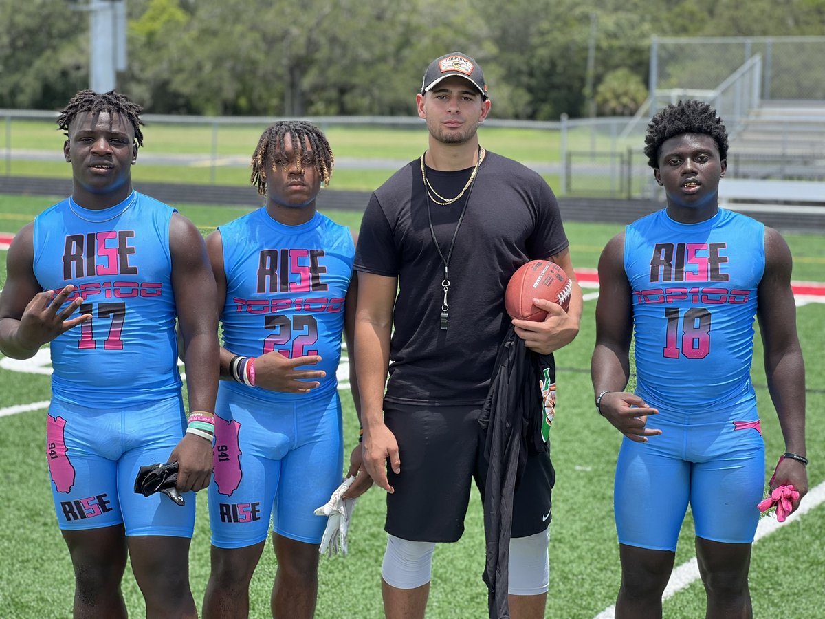 ahack3tt89's tweet photo. Means more when your heart is in it π€Shoutout @RI5E_Sports for putting on a great camp yesterday π₯
#recruit941 #CoachHack #RBU https://t.co/KL3H54PeUI