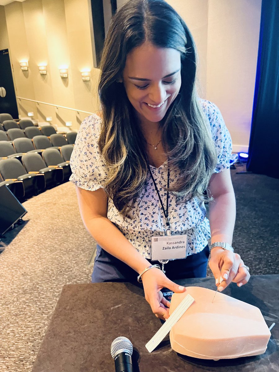 ZailaKassandra's tweet photo. Had an amazing time this past weekend at the 10th annual SUFU resident preceptorship! Great lectures and hands-on experience! Feeling excited about FPMRS! #sufures22 #latinxuro #latinasinmedicine https://t.co/6itNqeAn3h