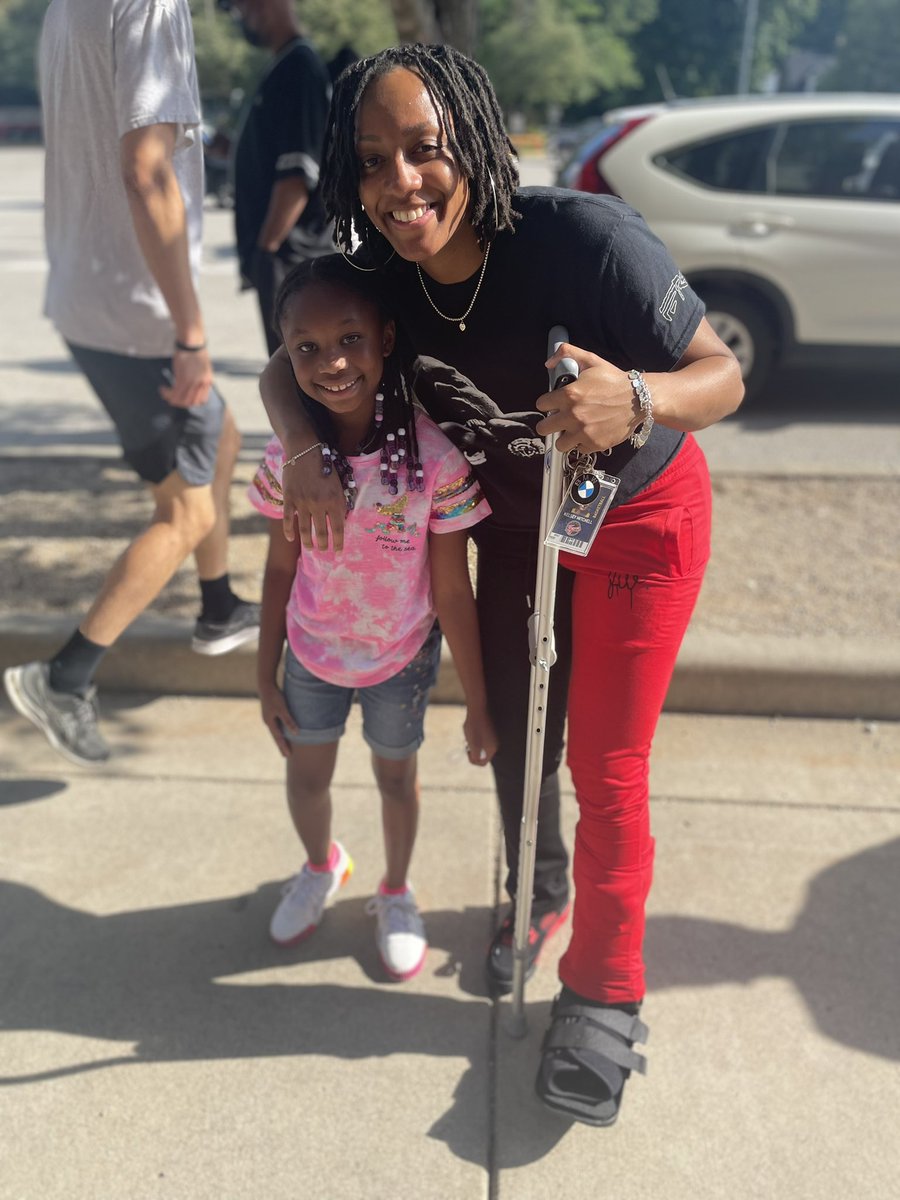 TheRidgeGBK's tweet photo. It’s been a long summer but we ended with a bang. Thank you @IndianaFever for hosting us and a special thanks to @Kelz_Hoop for taking your time to make the girls day that much more special  #BearWitUS🐻‍❄️ https://t.co/mwmP5PuF4w
