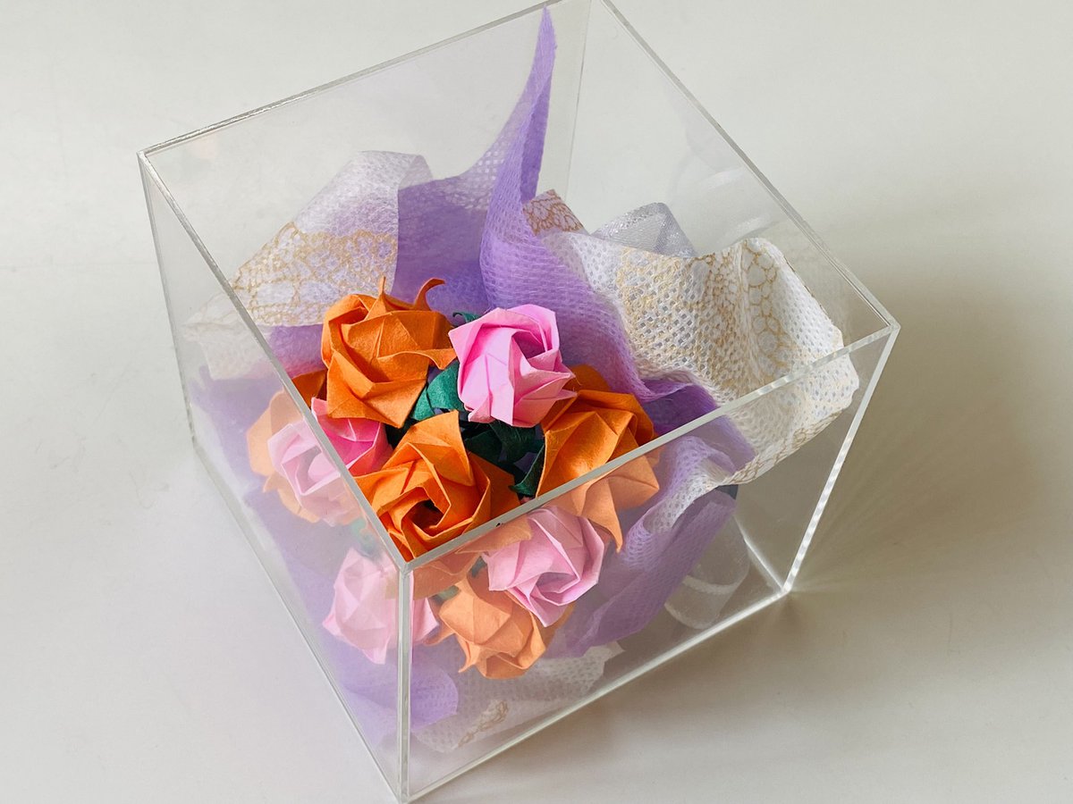 nashow_gift's tweet photo. ご依頼品🌹✨

ミニ薔薇ブーケBOX https://t.co/9fF0o7102q