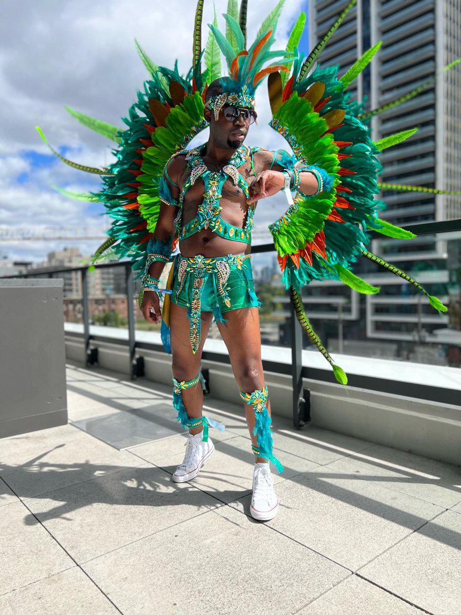 Ace_Vario06's tweet photo. JUST ROAD 😤 #torontocarnival2022 #caribana #caribana2022 #tribalcarnival #masolini #goodvibes #carnival #kingdoms #kingdomofmasolini #famalay #torontocanada🇨🇦 #playmas #realmenplaymas https://t.co/j3iipGy7SP