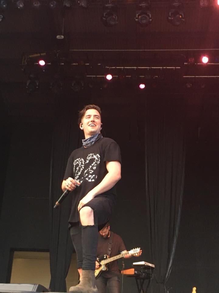 katiboo24's tweet photo. I love that @1LoganHenderson gives 150% every show. Pic 1-#woohoochicago-8.4.12, pic 2-#summerbreakmilwaukee-8.11.13, pic 3-#logansummerfest-6.30.18, pic 4-#forevertourminneapolis-7.28.22 https://t.co/ny8LmPa0jz