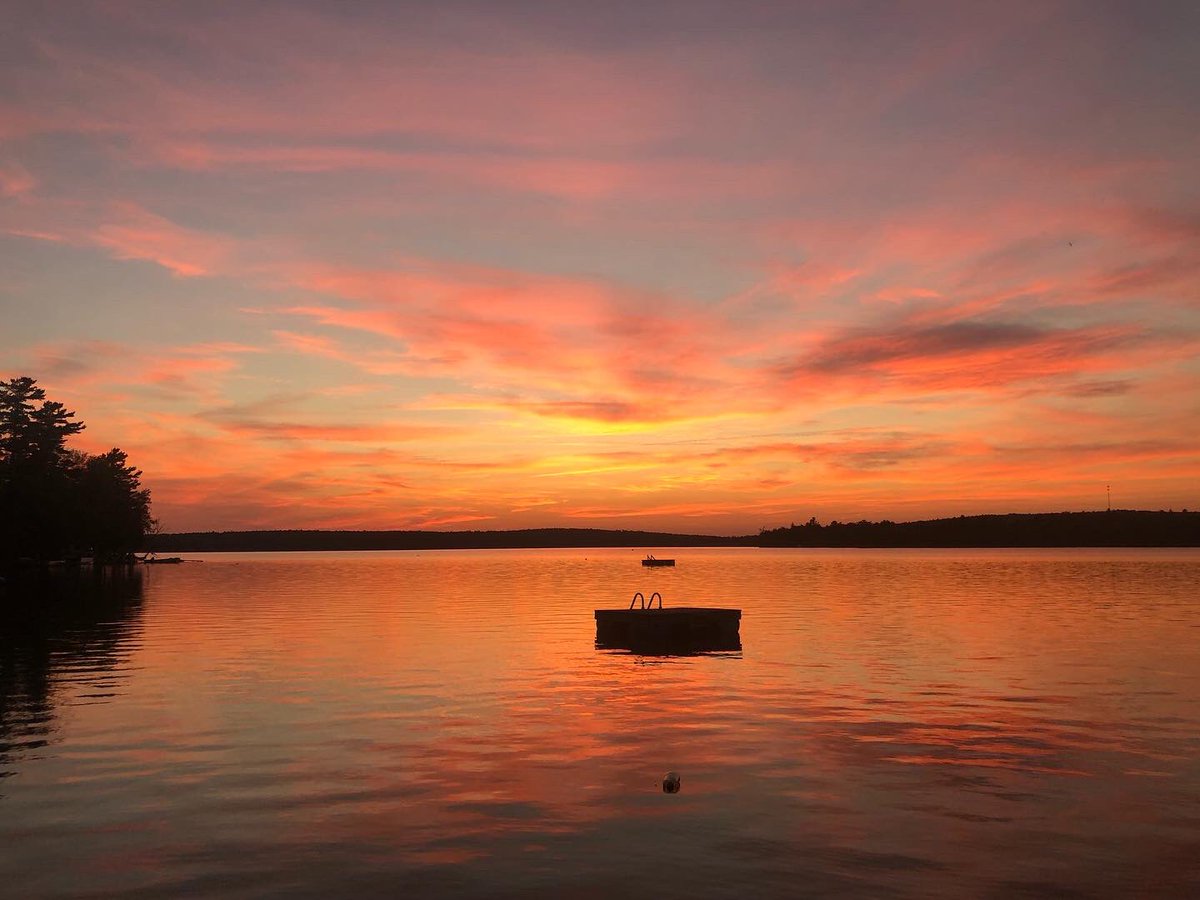 Happy New Brunswick Day from beautiful Davidson Lake! July closed out in style with this spectacular sunset tonight! #sunset #NewBrunswick <a href="/KalinMitchelCTV/">Kalin Mitchell</a>