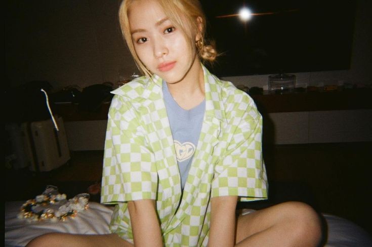 happy gf day to the best and prettiest girlfriend ever. ʕっ•ᴥ•ʔっ iwuvyou