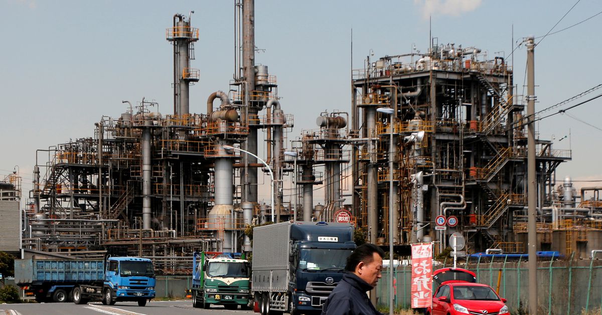 Reuters's tweet photo. Japan's July factory activity growth slows as output, new orders contract https://t.co/0mtLw872Kx https://t.co/vzWjXPoN4t