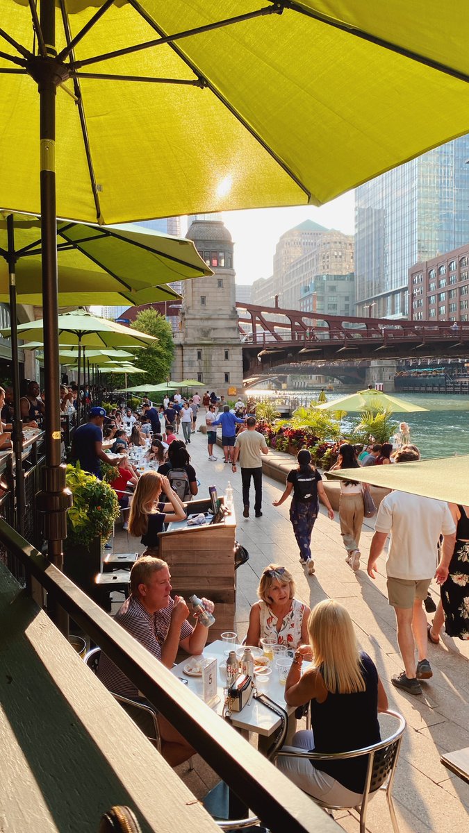 _reagansimmons's tweet photo. Summertime in Chicago. Not a better feeling in the world. https://t.co/wmLXyjveXT