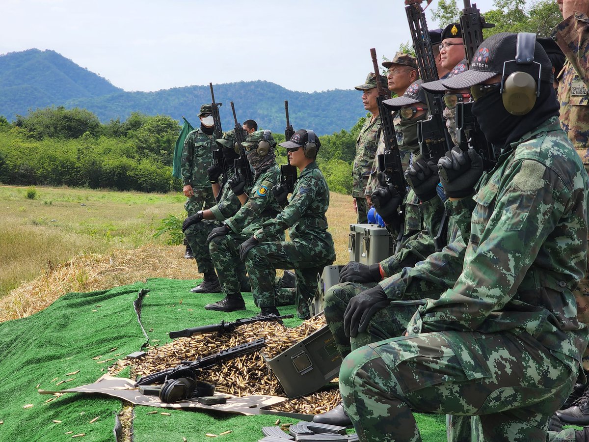 aag_th's tweet photo. 🇹🇭AAG_th บันทึกประจำวัน: ความคืบหน้าโครงการจัดหาอาวุธยุทโธปกรณ์ของกองทัพไทยในปี ๒๕๖๕-๗ https://t.co/II3Pmtbc9y
#Thailand #Defence @RTARF_PR #MOD2020 #Rifles #Weapons #Industry https://t.co/cKaW2PnNuX