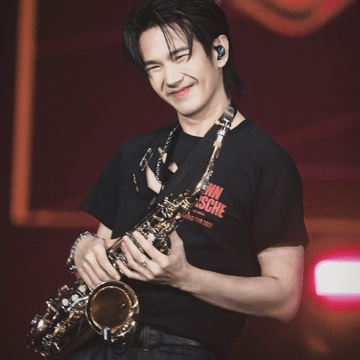 ooobbbiuoooo's tweet photo. #TaBuild
I write this fic solely for this picture.😌 https://t.co/VXtr0ydVuj