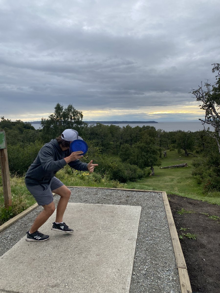 Nothin like some Alaskan disc golf 🥏
