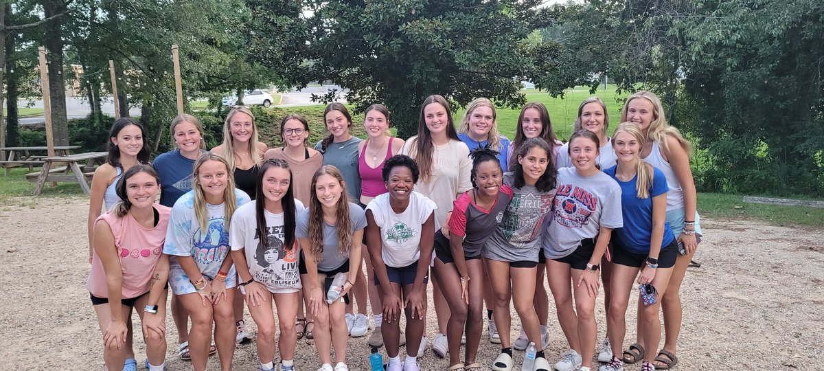 MCCEaglesWSOC's tweet photo. Thanks to @MeridianBSU &amp; @datmugs for having us over for 🍕 and games tonight! We had a blast! https://t.co/N2BvbdQqdH