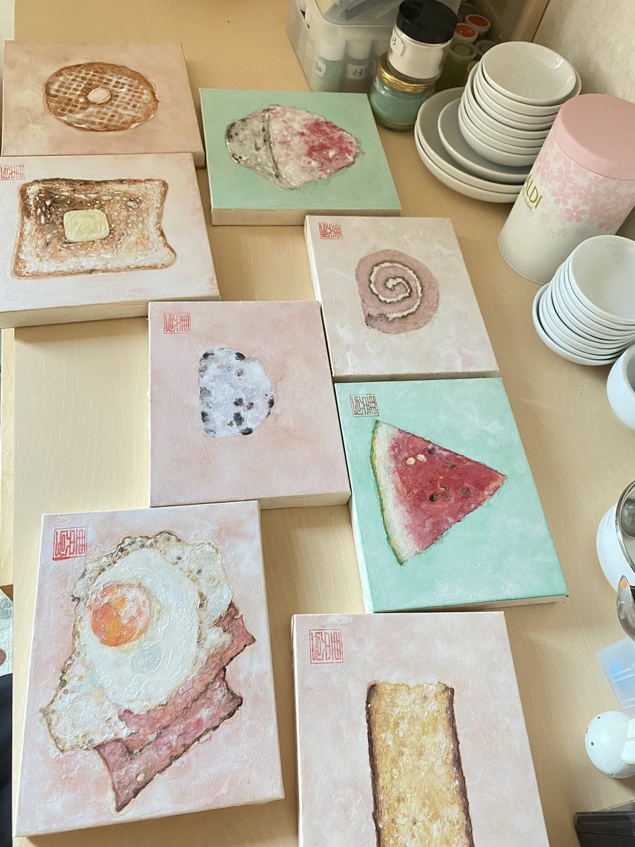 _aya_1011_'s tweet photo. 🍧🍉展示お知らせ🍞🍳

ギャラリー自由が丘様@gllyjiyugaoka 
公募展 『NEW POWER展Vol.３』
8月18日(木)22日(月)12時〜18時（最終日は16時まで）

小品を8点の予定です✨

時節柄、体調等ご無理なさらない範囲でご覧になって頂ければ...！どうぞ宜しくお願いいたします！

https://t.co/GCoopLSurN https://t.co/Cd3T5T4oI7