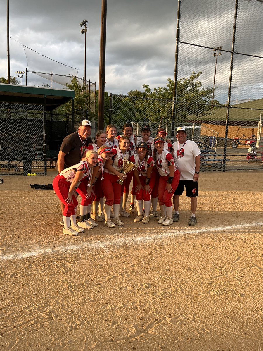 HaylieSchmidt1's tweet photo. Honored to have the opportunity to play with the Wisconsin Bandits 18u this weekend! We placed 1st in the silver bracket. What a powerful program, thank you for having me! https://t.co/HQDGZd9Og5
