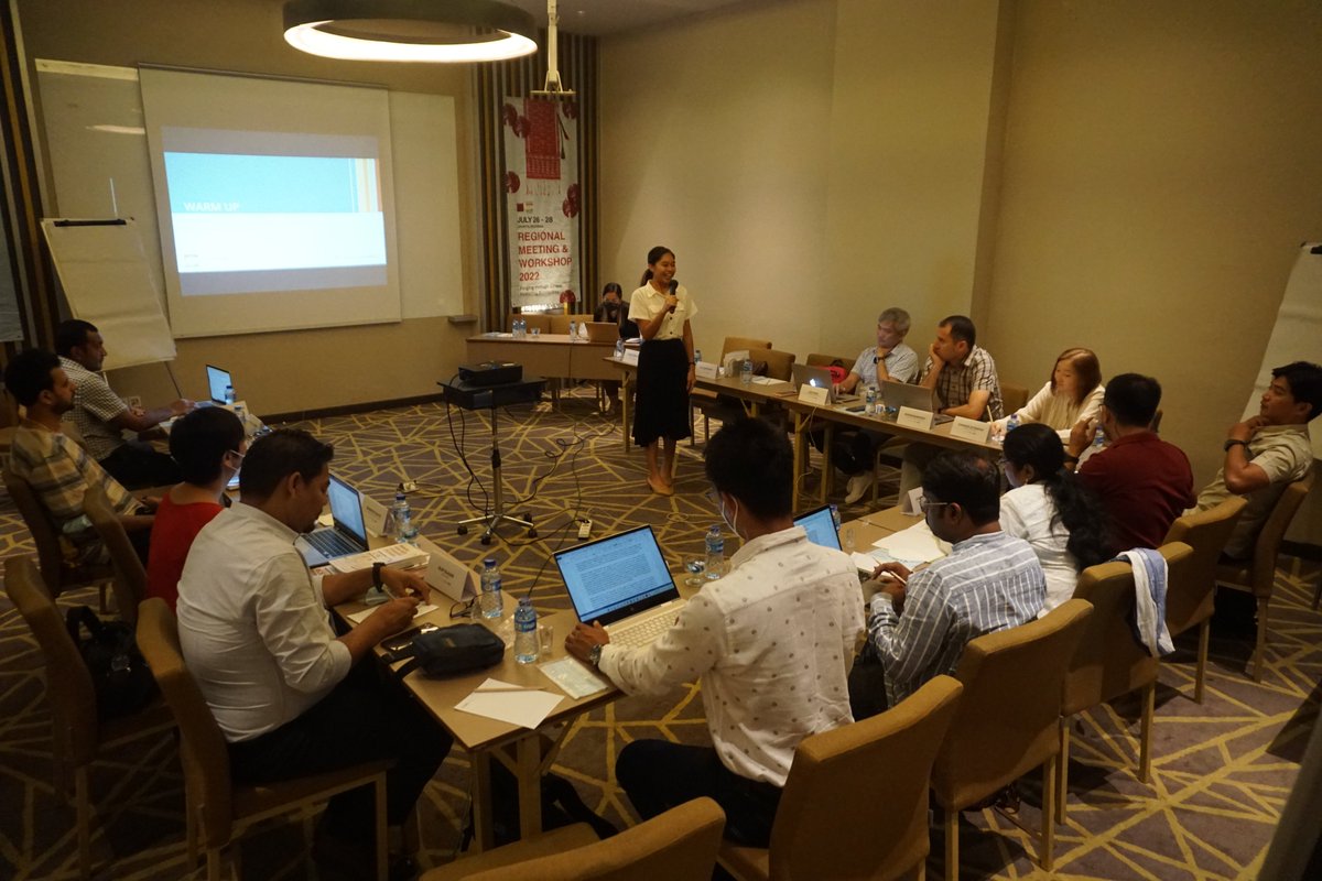 realityofaidAP's tweet image. 📸 For the second day of the Regional Meeting and Workshop, the participants conducted a review of Asian CSOs&apos; effectiveness and held the Network Management Workshop! 

#RMW2022 #DevEffectiveness #CSO