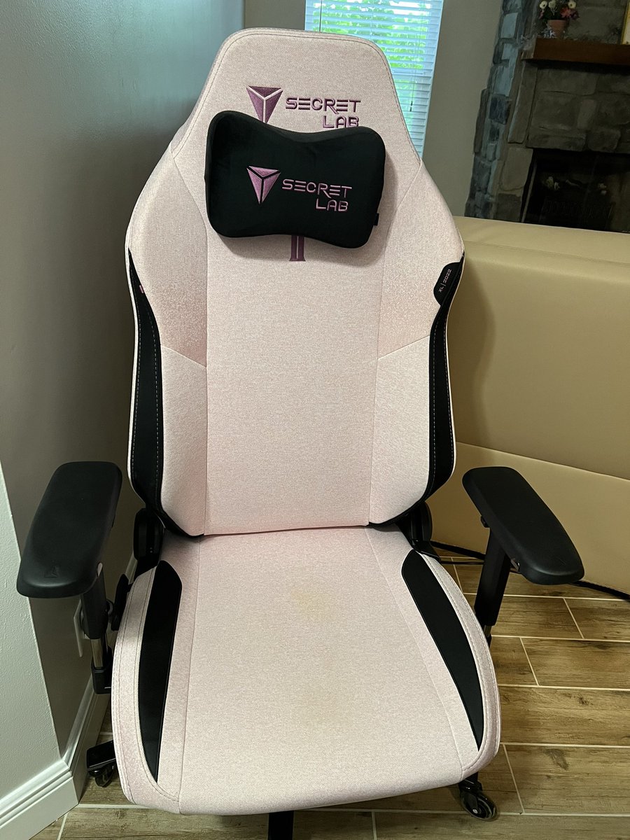 Love this chair!  Very comfortable and durable! #Secretlab
