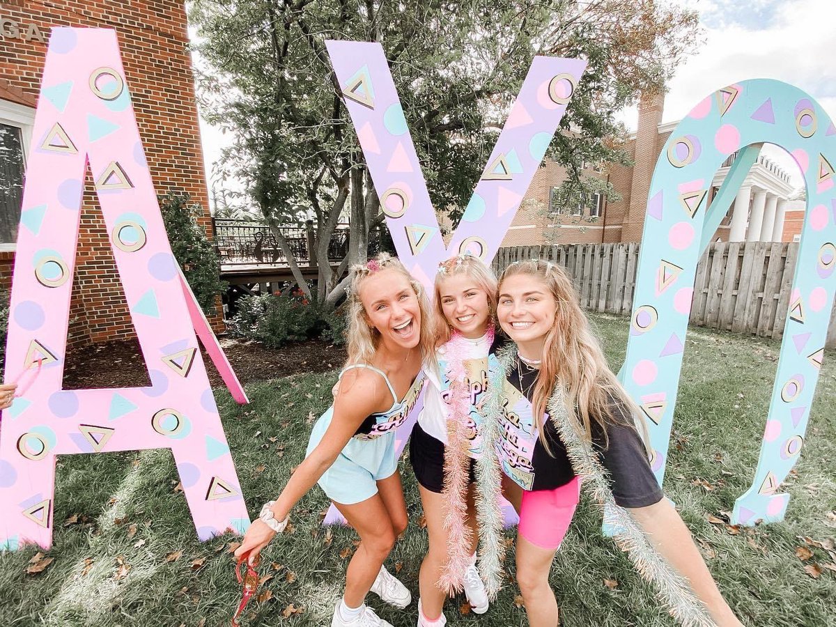 alphachimizzou's tweet image. This could be YOU on Bid Day! 🫶💗

Today’s the LAST DAY to register for recruitment! Don’t miss the chance to meet your forever friends, have amazing opportunities and be surrounded by a constant support system! Registration link is in our bio! 

#AlphaChiMizzou #GoGreek