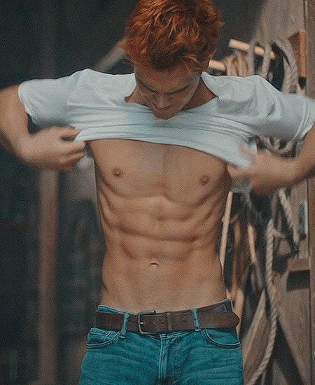 Someone said there’s dirt on my body, can anyone spot it?

#SeductiveSunday #SS #GayRP #GayRol