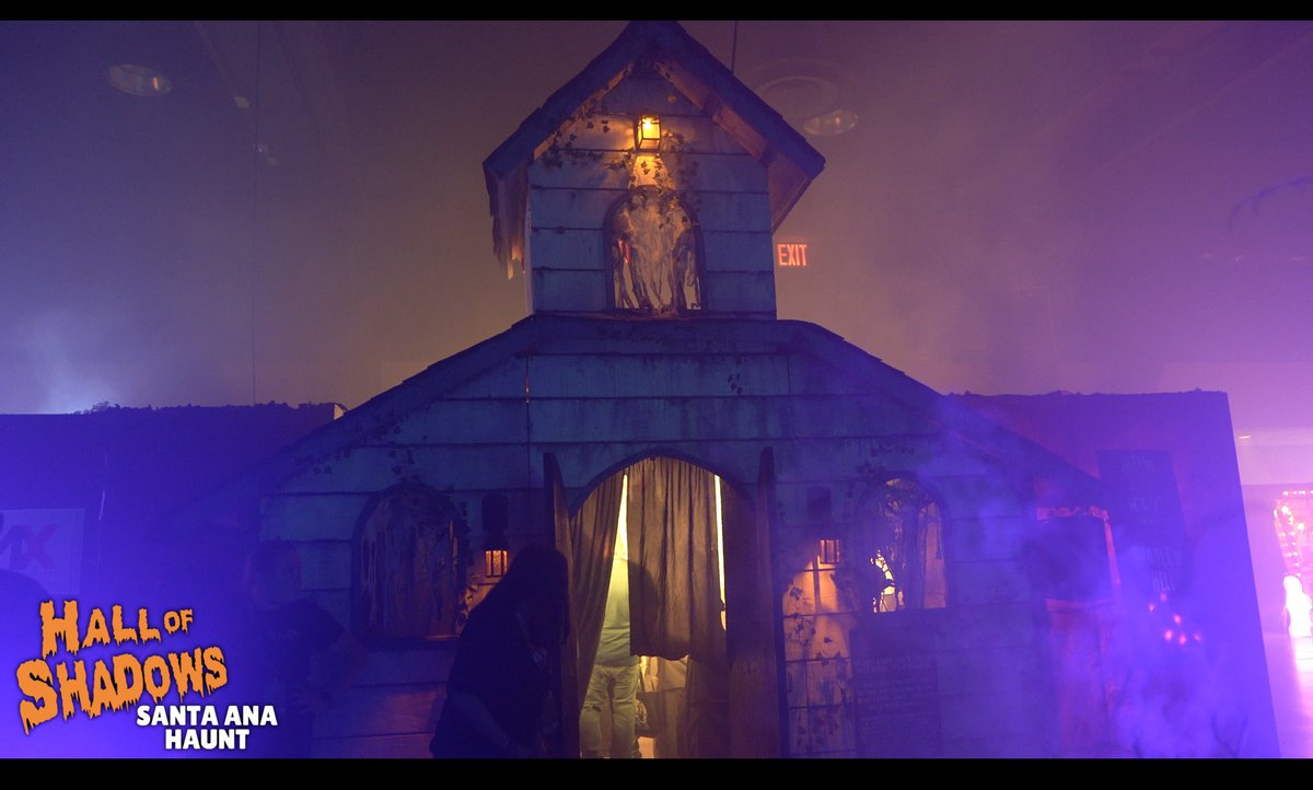 ExpAttractions's tweet photo. Wanted to make sure that for this years Midsummer Scream video, all the amazing home haunts get their credit that they deserve so i’ve attached little tags on the bottom of all of them in the vlog coming out tomorrow! 💀 https://t.co/xVXaqMYOjU