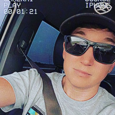 breezy_smallz23's tweet photo. #NewProfilePic https://t.co/V6KcgyXOWS